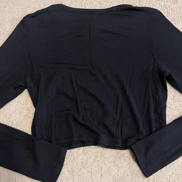 Hold Tight Straight-Hem Cropped Long Sleeve - Picture 7 of 7